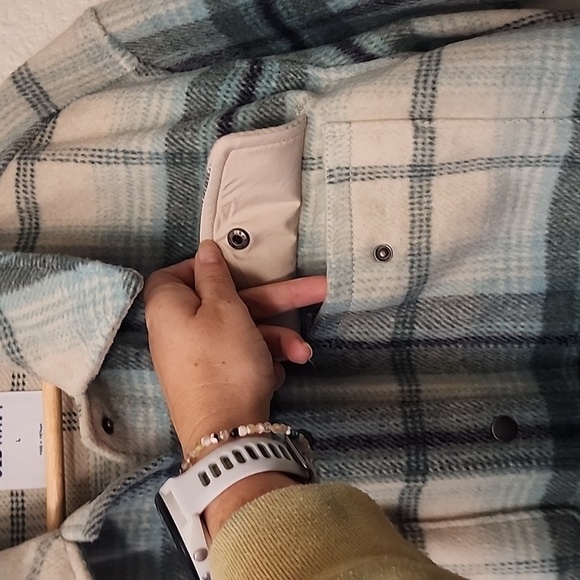 Old Navy Transitional Plaid Utility Shacket - Picture 10 of 14